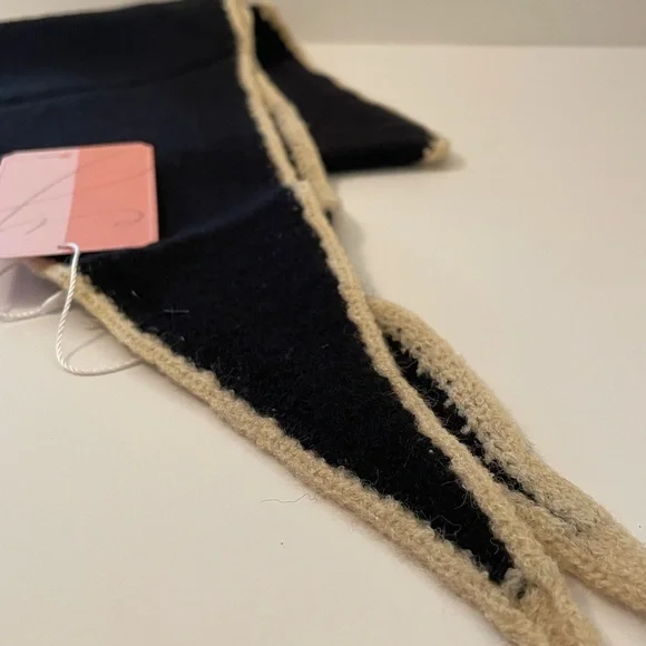 Triangle Scarf, Black & Tan (Anthropologie Style) - Picture 8 of 8